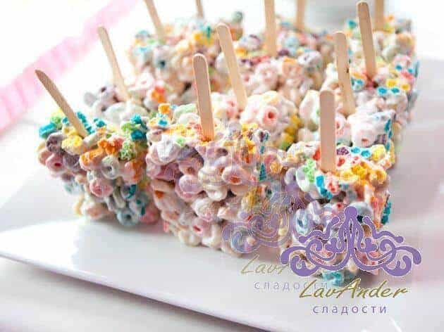 Cereal Treat Pops 