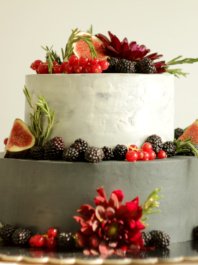 Серый свадебный торт