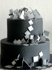 Черный торт с велюром и геометрическими фигурами