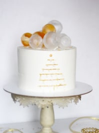 Новогодний торт «Прозрачный шар»